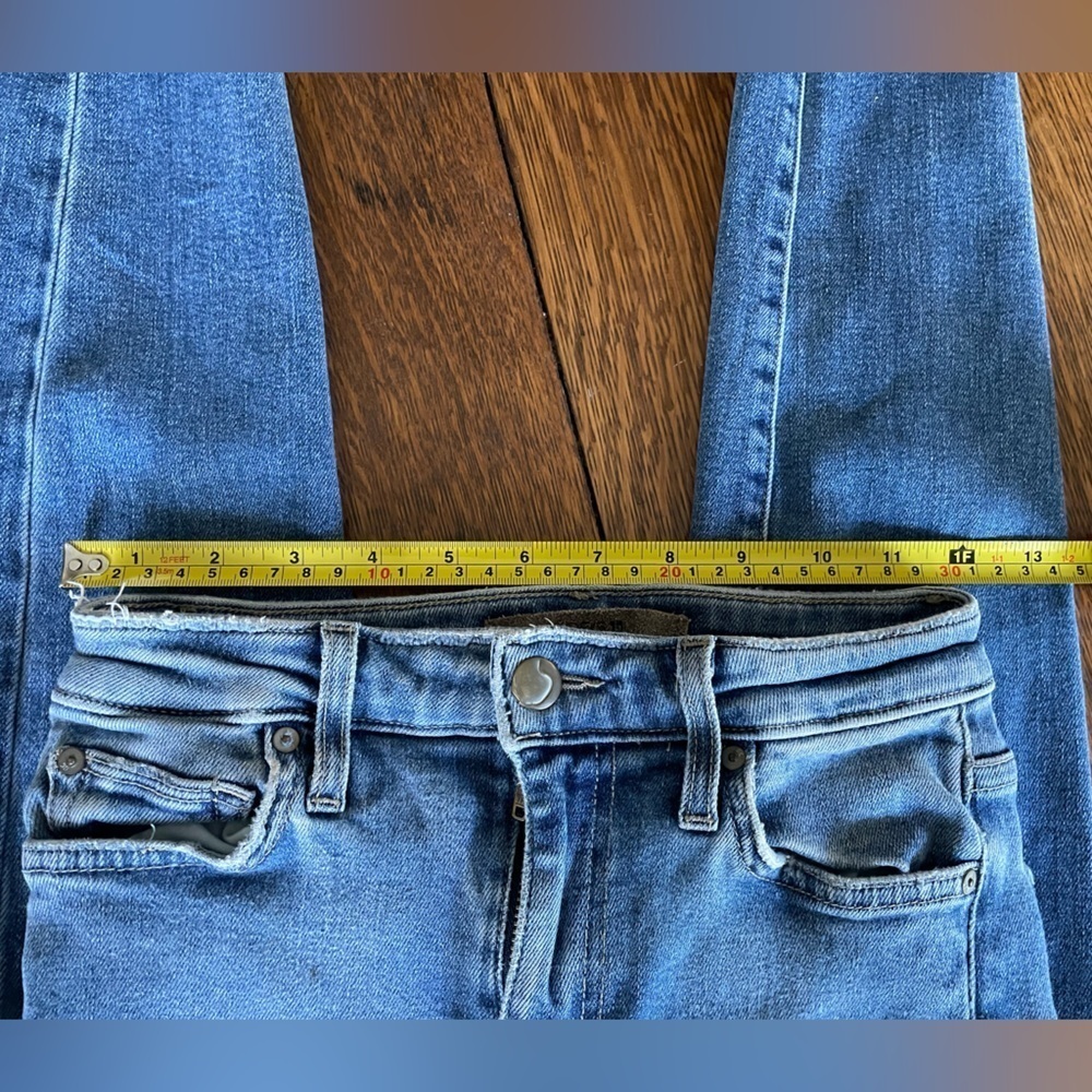 Cute pair of Joes Jeans - Picture 3 of 11